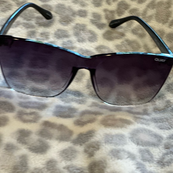 Quay | Come Thru Sunglasses | Polarized - Picture 11 of 13